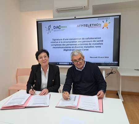 Signature d'une convention de collaboration entre l'AFM-Téléthon et le DAC Corsica